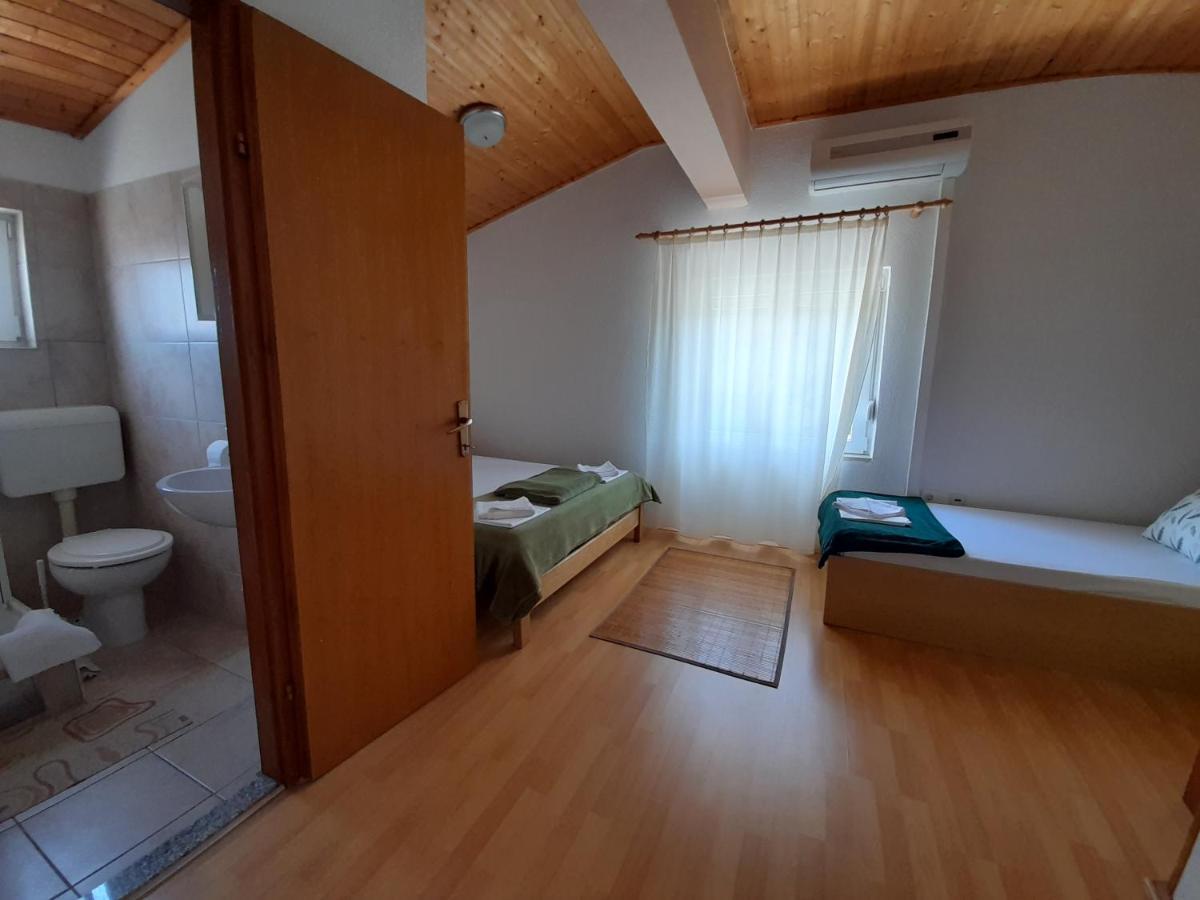 Apartmani Tomic Seline Exterior photo