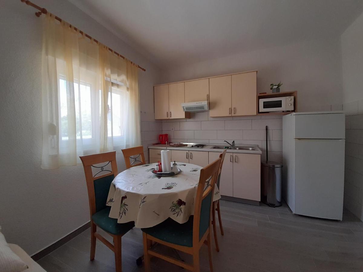 Apartmani Tomic Seline Exterior photo