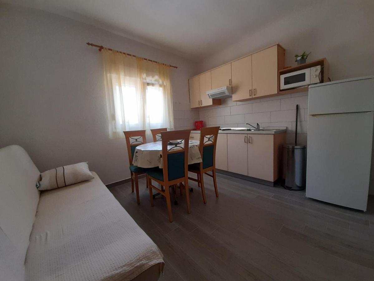 Apartmani Tomic Seline Exterior photo