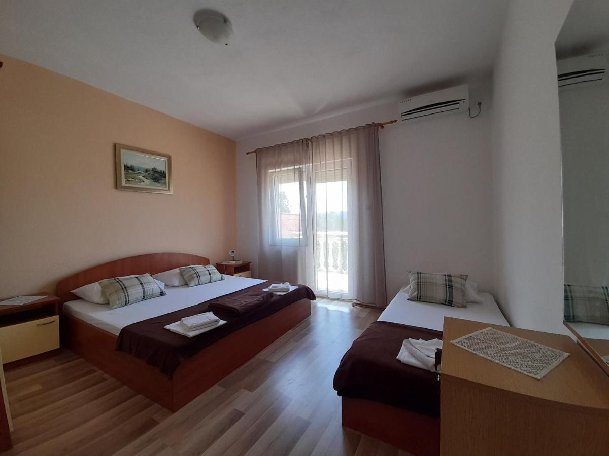 Apartmani Tomic Seline Exterior photo